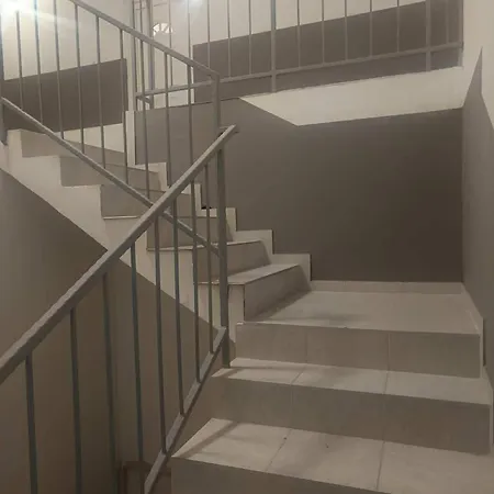 דירה Dominik Papkeszi